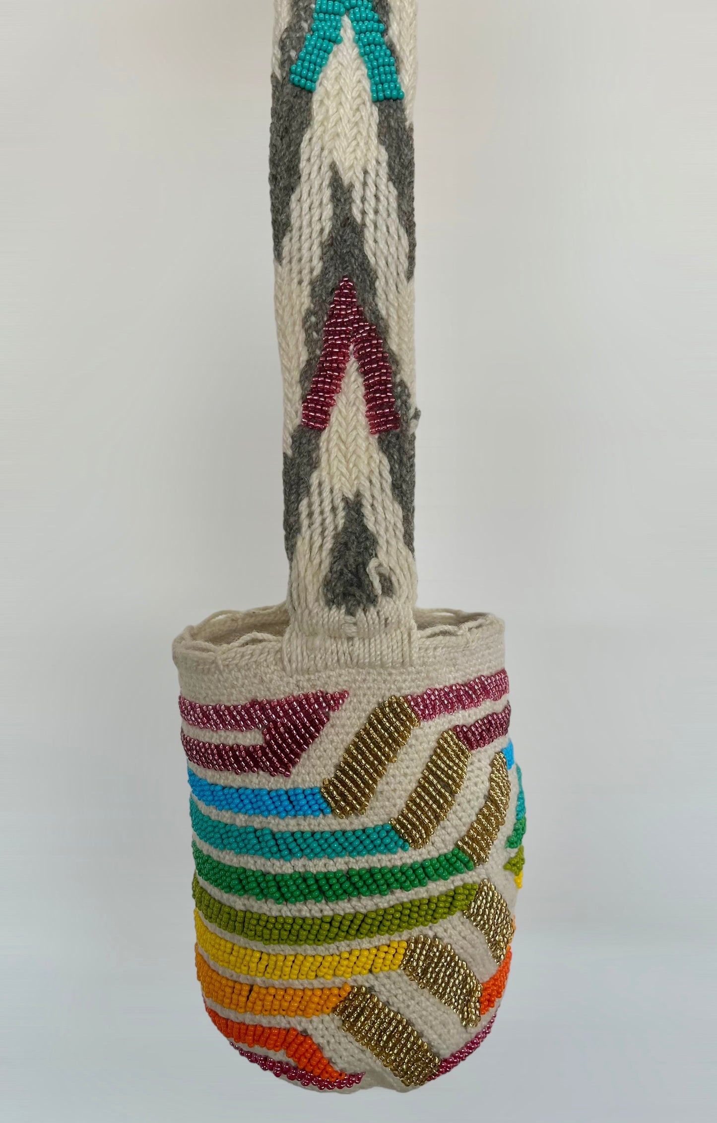 Small Rainbow Arhuaca Beaded Bag